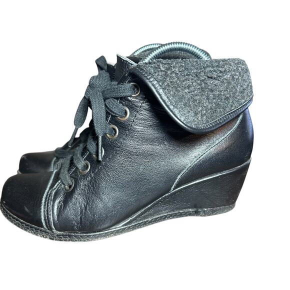 Eric Michael Black Leather Wedge Booties Size 37 US 6.5 - Picture 6 of 10